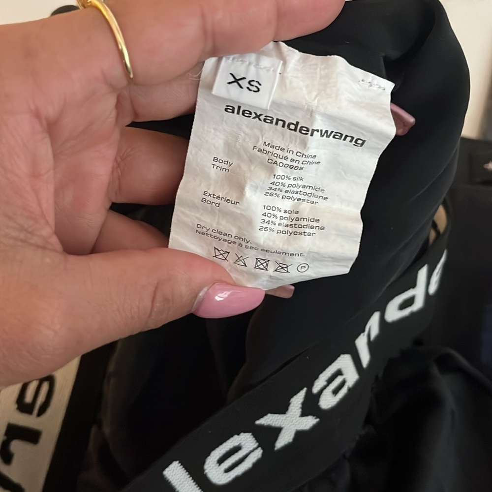 Alexander Wang shorts. Like new. Worned once or twice. In great condition. - Picture 9 of 10